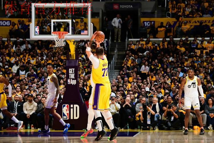 湖人140-125轻取爵士，詹姆斯首秀11+3+12救主，东契奇37分统治比赛